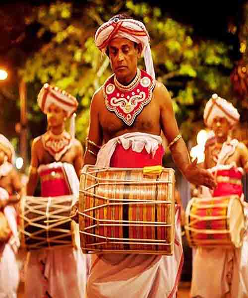 car hire driver in sri lanka kandy procession
