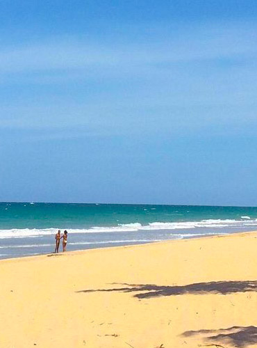 car hire with driver in sri lanka rekawa beach sri lanka