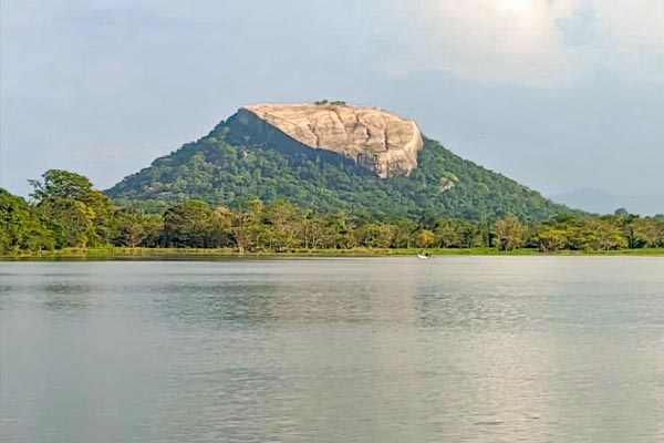 sri lanka hill country tours car hire with driver in sri lanka pidurangala