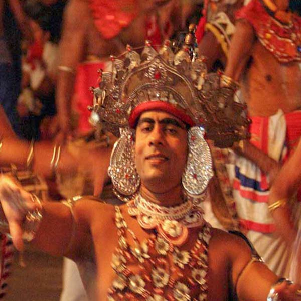 kandy dancing Shows at 5 pm to 6 pm at kandy