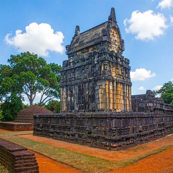 The building was constructed between the 8th and 10th centuries with Dravidian architecture at Nalanda gedige Sri Lanka