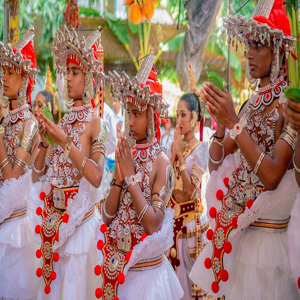 dancers-scool-kalayathanaya-kandy Three temple loop