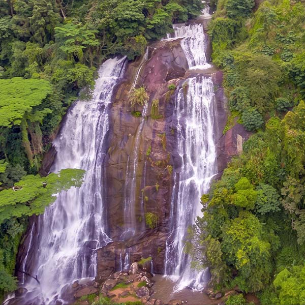 Hunasfalls waterfall in Elkaduwa Kandy
